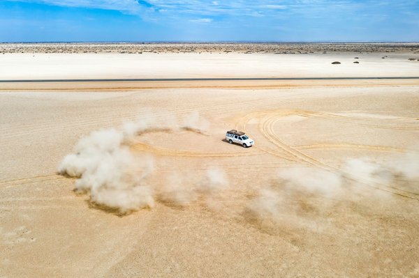 What's the Best Method for Converting the Suspension of a Toyota Corolla AE86 for Drifting?